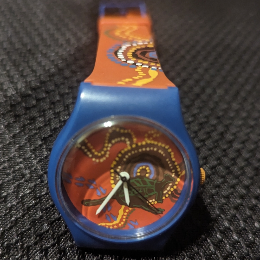 Indigenous Wunala (Kangaroo)Dreaming Qantas collectable watch vintage 1990s logo - Picture 2 of 7